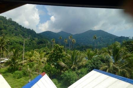 Beachfront Hut Upstairs Astra - Beach Shack Chalet Kampong Juara Екстериор снимка