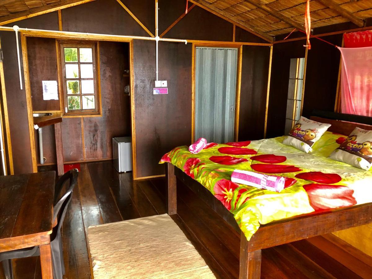 Beachfront Hut Upstairs Astra - Beach Shack Chalet Kampong Juara Екстериор снимка
