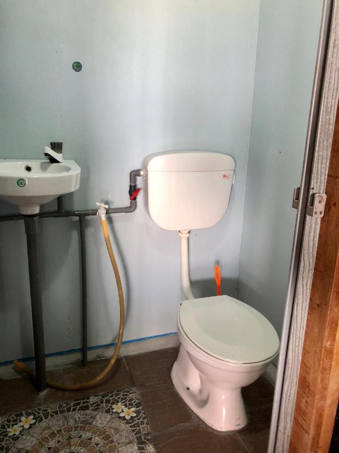 Beachfront Hut Upstairs Astra - Beach Shack Chalet Kampong Juara Екстериор снимка