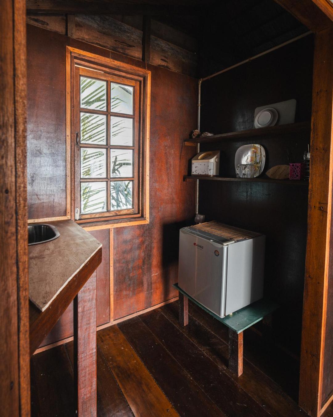 Beachfront Hut Upstairs Astra - Beach Shack Chalet Kampong Juara Екстериор снимка
